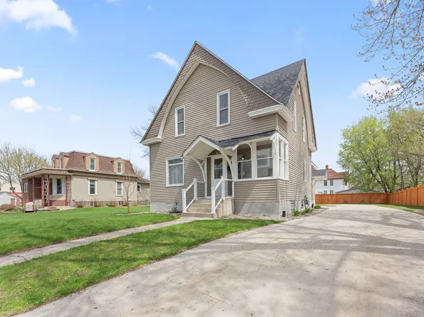607 4th St SW, Willmar, MN 56201