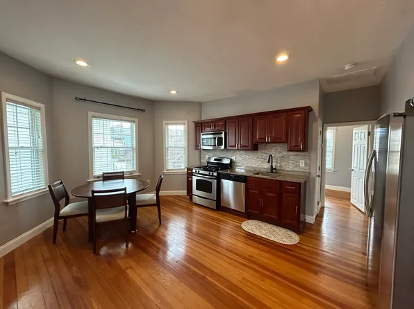 193 Mount Hope Ave #2, Fall River, MA 02724