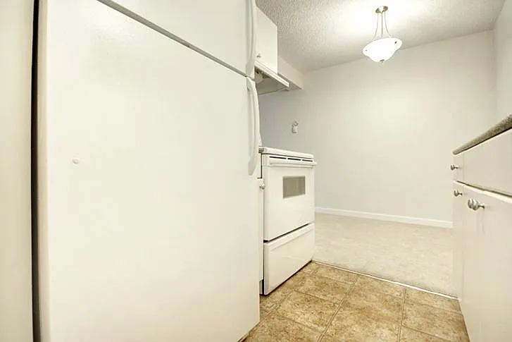 1655 Nelson St #118 — Photo 11