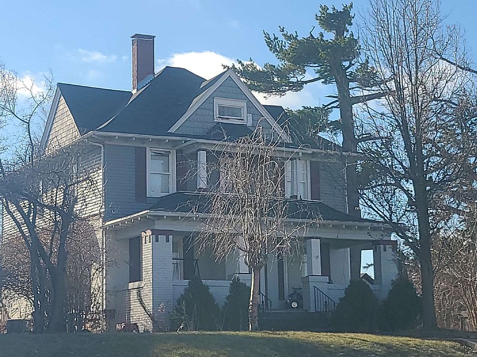 1108 W Main St, Marshalltown, IA 50158 Zillow