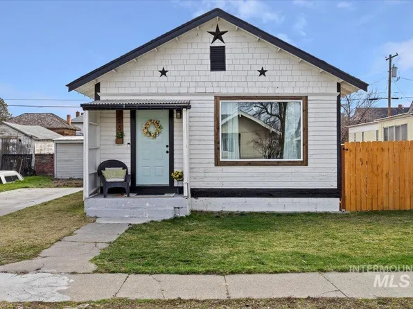 326 Montana St, Gooding, ID 83330