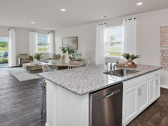 4th image of 655 Glacier Rd