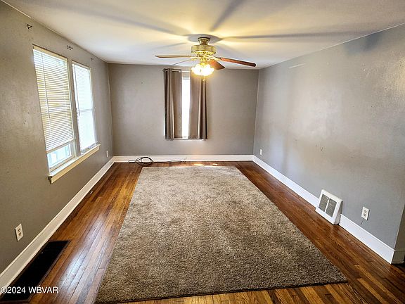 3rd image of 301 Catherine St
