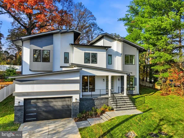 7306 Sportsman Dr, Falls Church, VA 22043