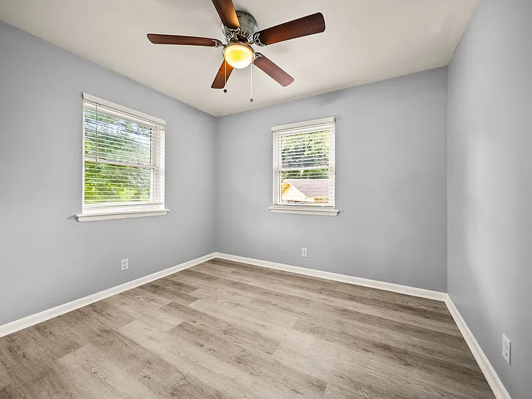 15 Village Ct — Photo 20
