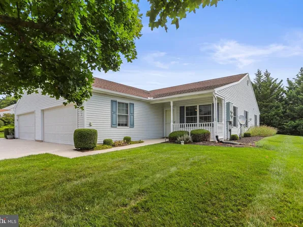 1365 Village Dr #23, Spring Grove, PA 17362