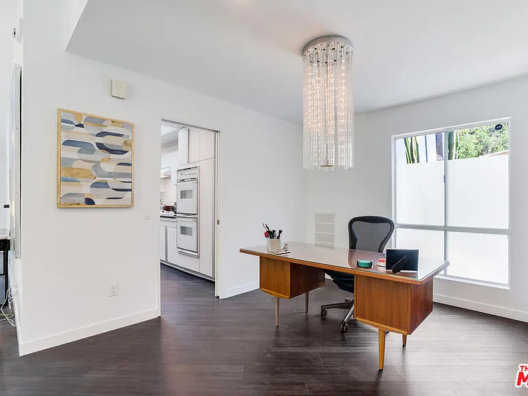 22705 Crespi St — Photo 19