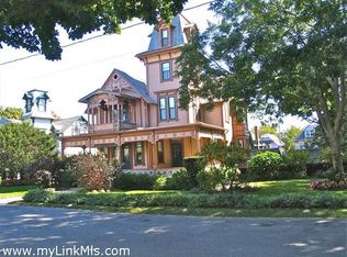 26 Pequot Ave, Oak Bluffs, MA 02557