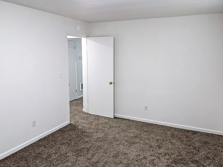 1136 Fairmount Ave S — Photo 38