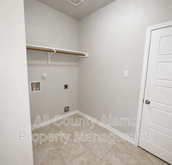 13710 Aria Cv — Photo 18