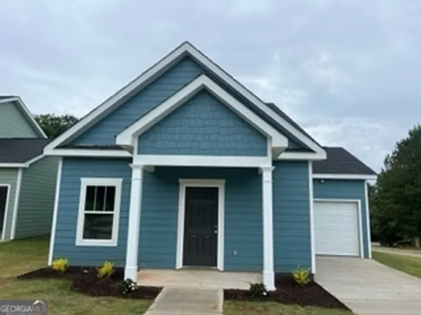 204 Lenox Cir, Lagrange, GA 30241