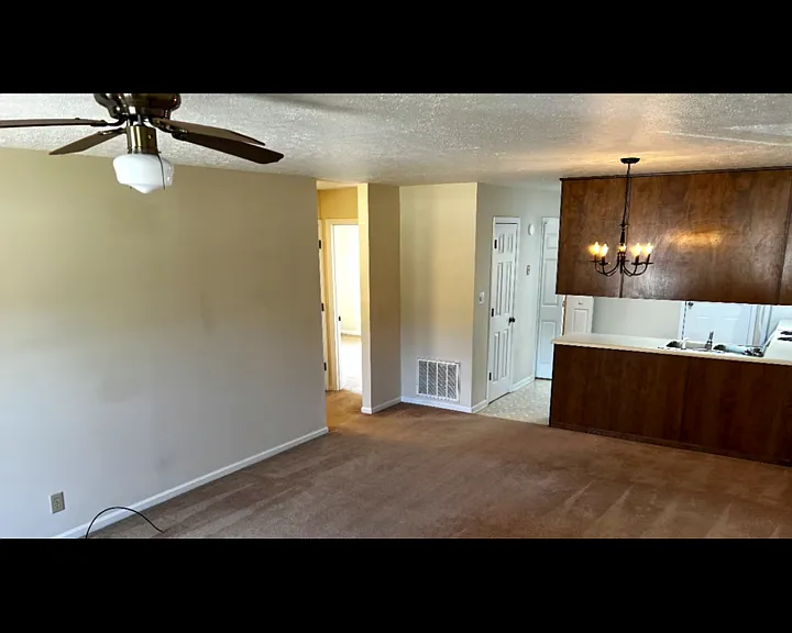 212 Hudson Dr NE #A — Photo 5