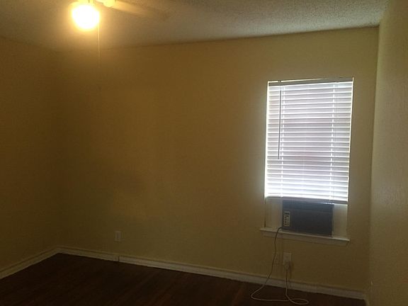 3rd image of 618 W Saint Johns Ave