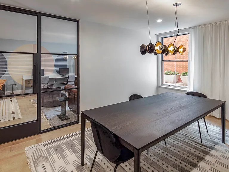Downtown_amenity_conference room_2560