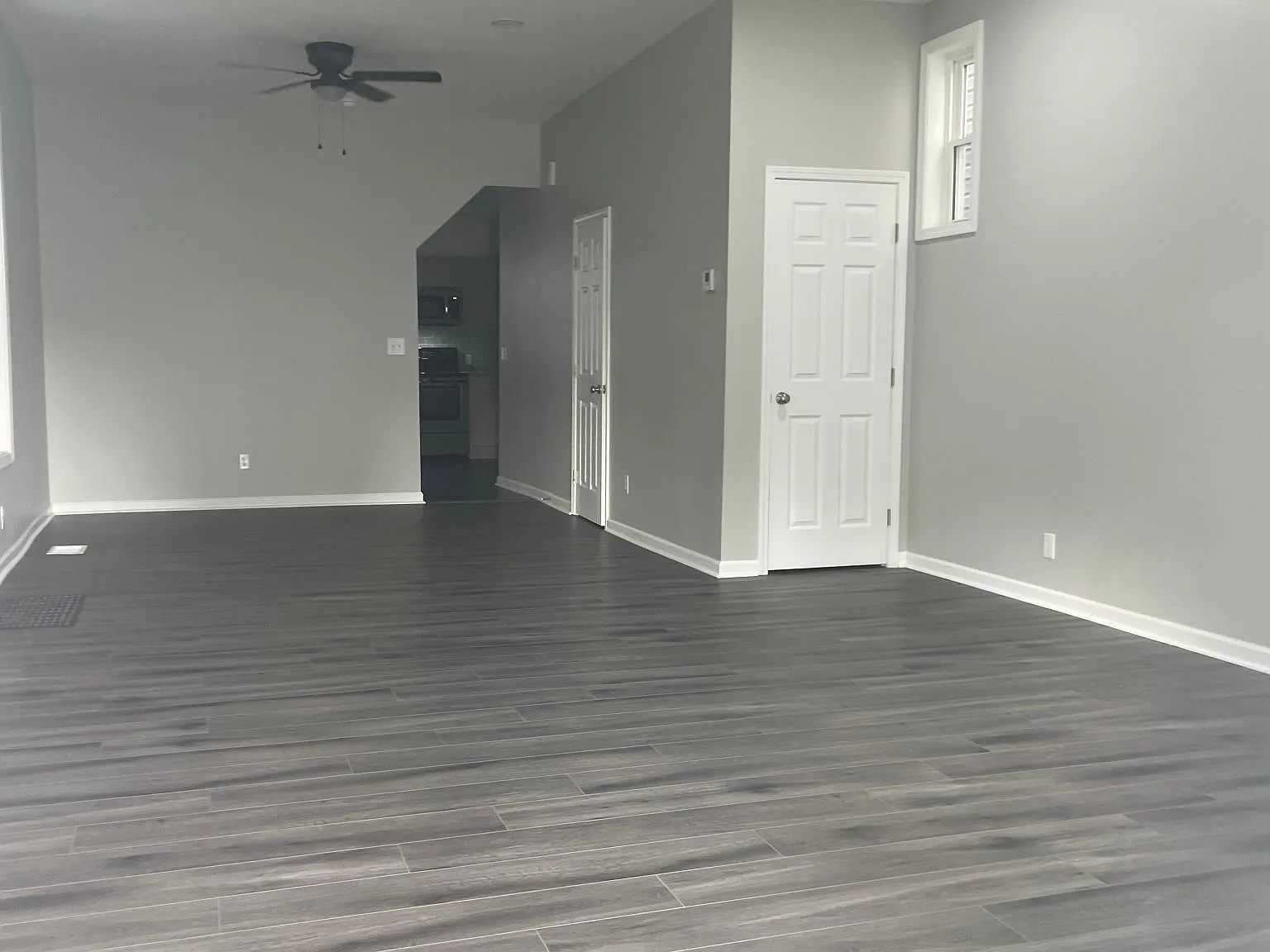 3 bed, 1.5 bath, 1664 sqft, $2,350 — Photo 3