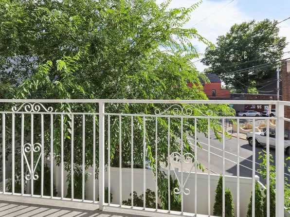 131 Zabriskie Street image 36 of 44