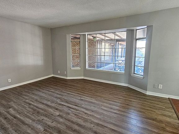 5th image of 1309 E 21st St #223