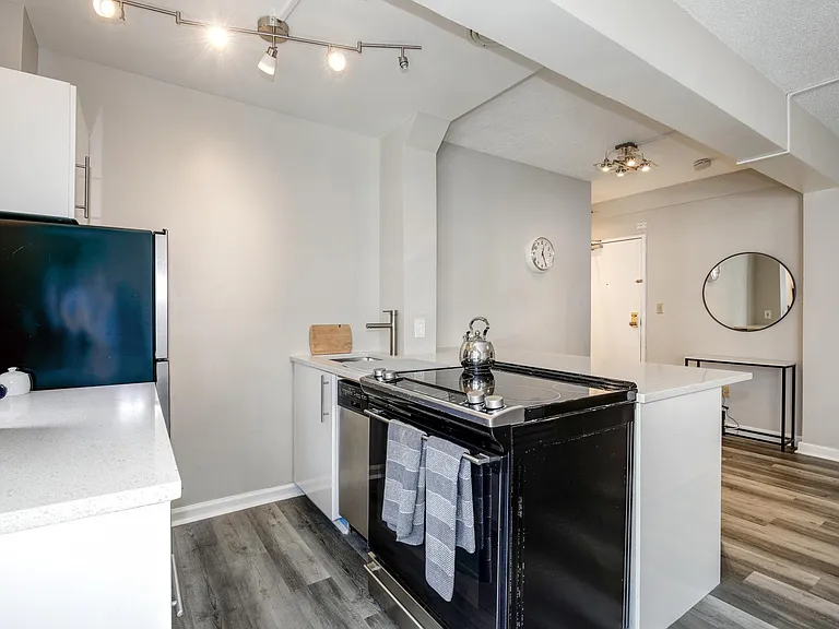2141 I St NW #816 — Photo 9