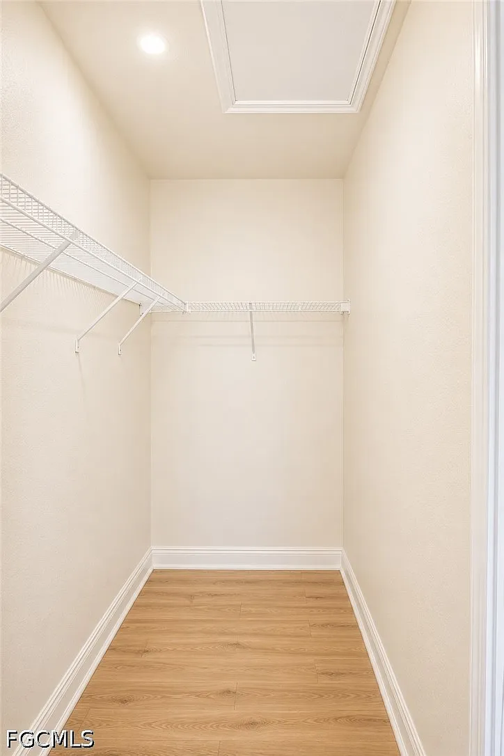 3 bed, 2.0 bath, 1237 sqft, $1,900 — Photo 4