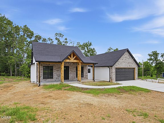 3rd image of 3761 Cresswell Dr