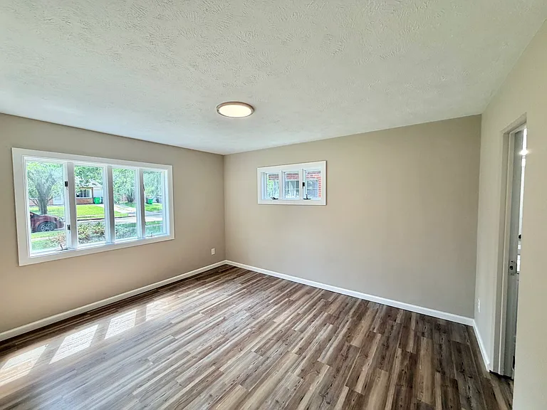 573 Hemlock Dr — Photo 14