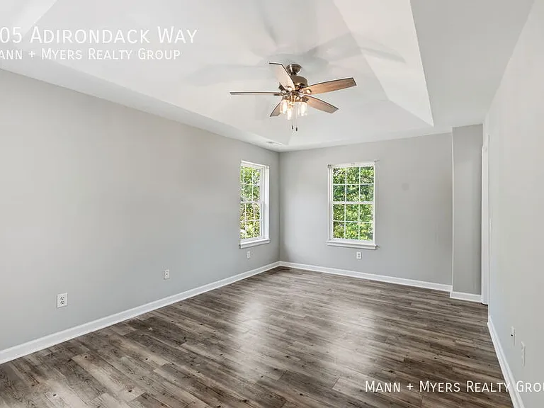 305 Adirondack Way — Photo 32