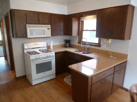 4th image of 10729 S Avenue E