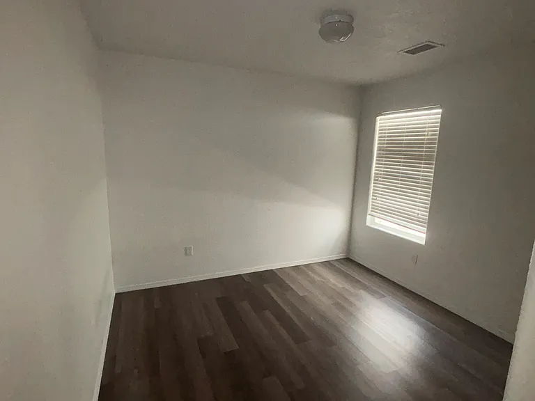 1024 Waterfall Dr NE — Photo 8