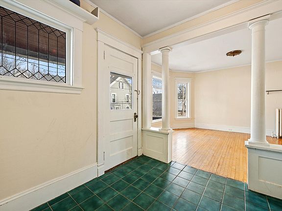 5th image of 284 French Street