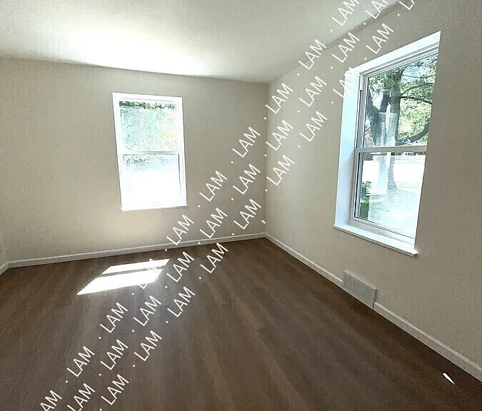 3915 Jamieson Avenue 2E #1E-1W-2W — Photo 4