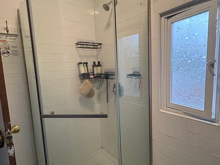 49 N Chestnut St #B — Photo 5