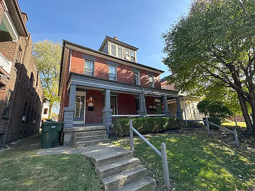 Dennison Ave 866-868 CR Photo 1