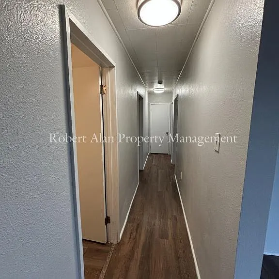 824 SW 7th St #C — Photo 3