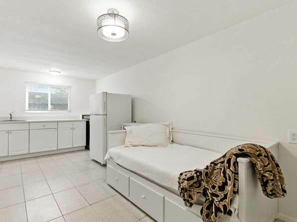 45 Claremont Ave APT 4