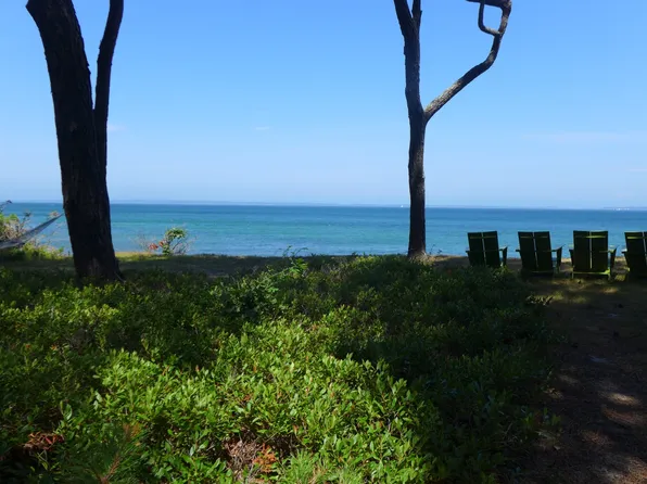 14 E Sound Ln, Tisbury, MA 02568