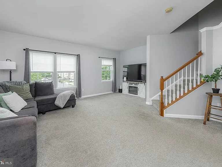 372 Concetta Dr — Photo 24