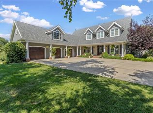 19595 Cedar Niles Rd, Gardner, KS 66030