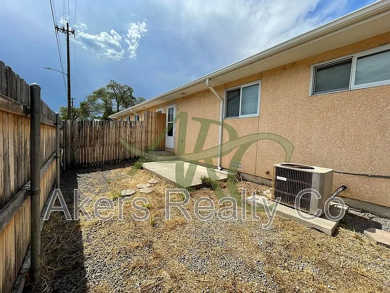 2730 Poplar St #B — Photo 17