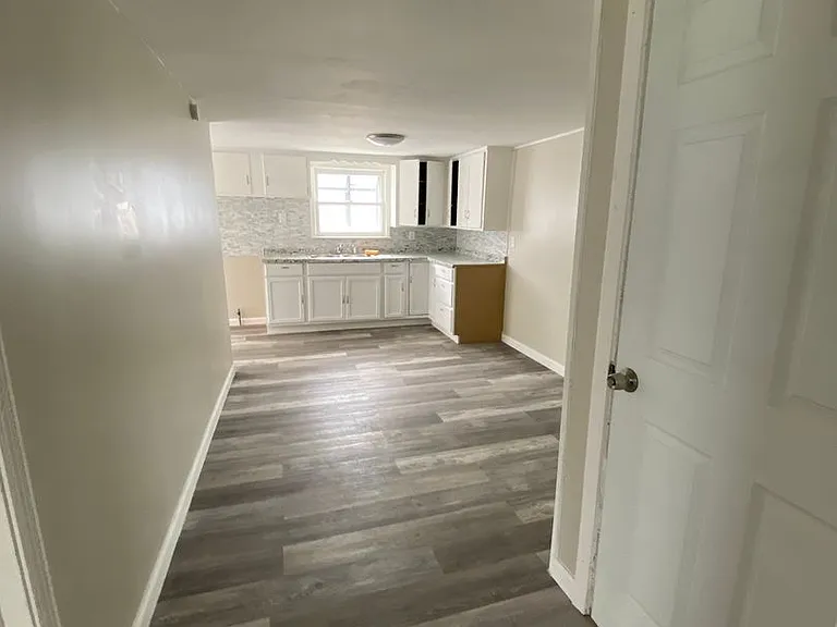 427 S 42nd West Ave — Photo 9