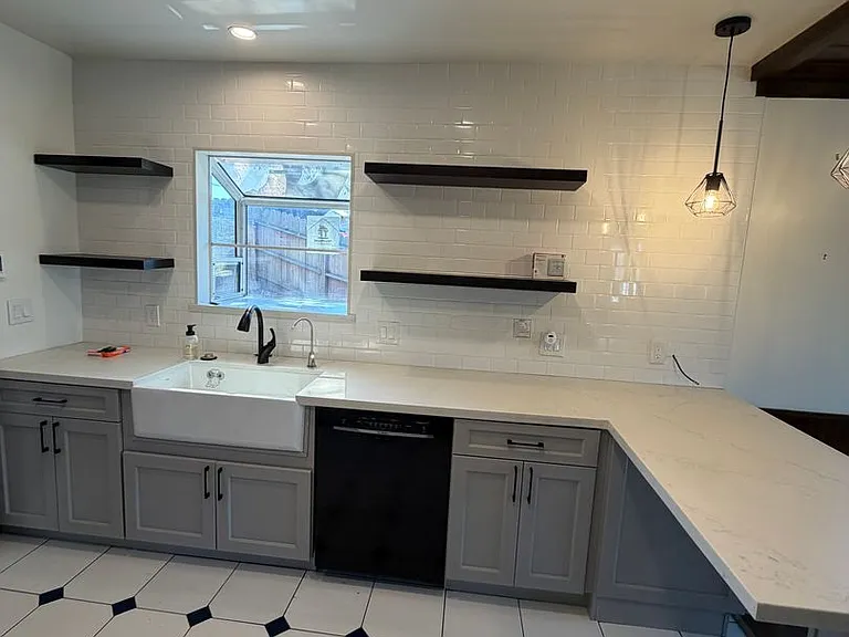 2329 Scenic Ave — Photo 8