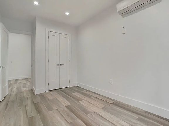 4th image of 3017 Brighton 12 St #2R