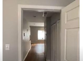6816 S Oglesby Ave #2E, Chicago, IL 60649