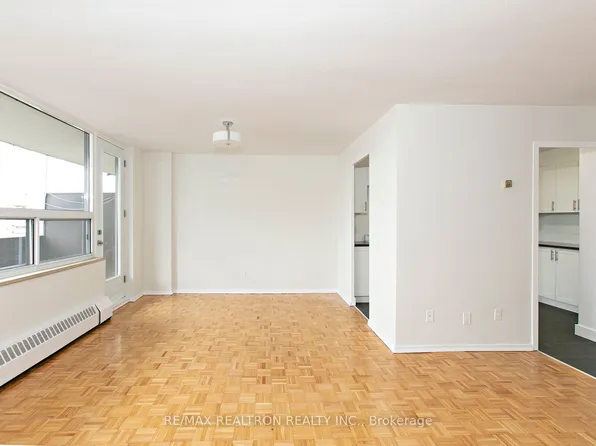 6200 Bathurst St, Toronto, ON