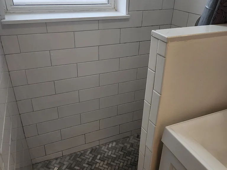 220 Hanover St #28 — Photo 23