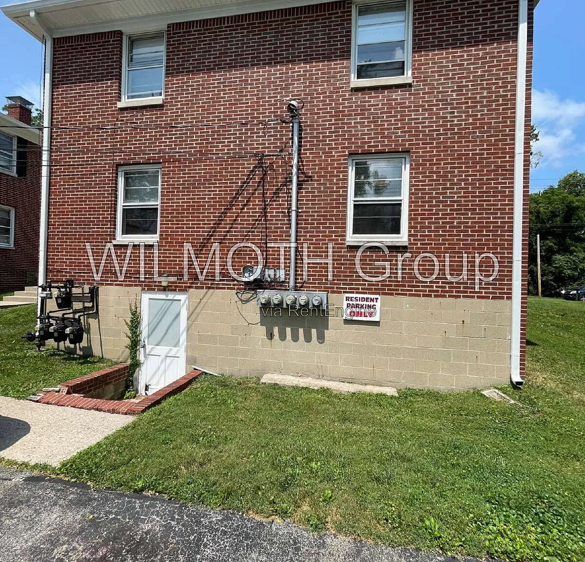 1 bed, 1.0 bath, 500 sqft, $895 — Photo 2