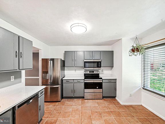 4th image of 9509 Marston Ln
