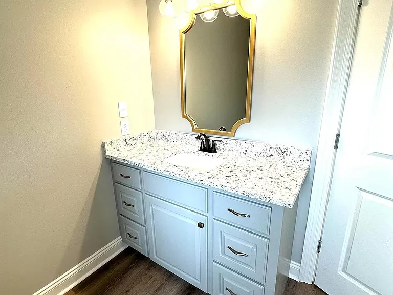 130 Liberty Dr — Photo 6