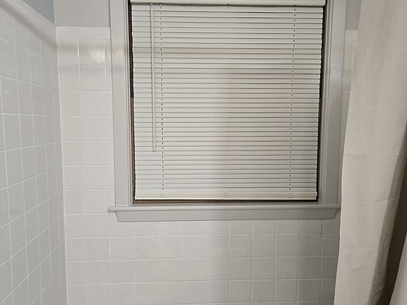 4th image of 2816 N 52nd St #2822