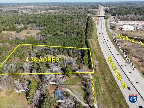 15674 Shatterway Ln, Willis, TX 77318