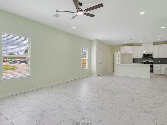 4th image of 1400 W 18th St